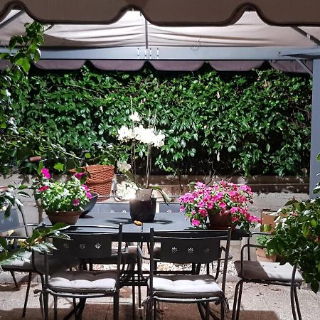Affittacamere Zona Caserma-Stazione Foligno Bagian luar foto