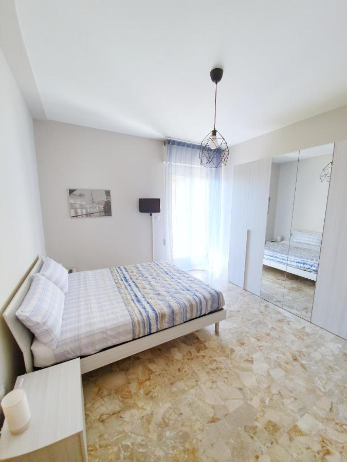 Affittacamere Zona Caserma-Stazione Foligno Bagian luar foto